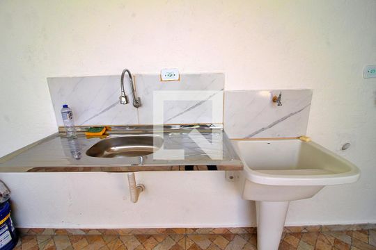 Área de Serviço de casa para alugar com 3 quartos, 130m² em Vila Pinheirinho, Santo André