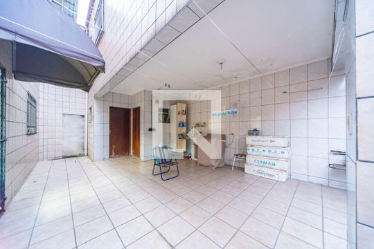 Área de Serviço de casa à venda com 3 quartos, 326m² em Utinga, Santo André