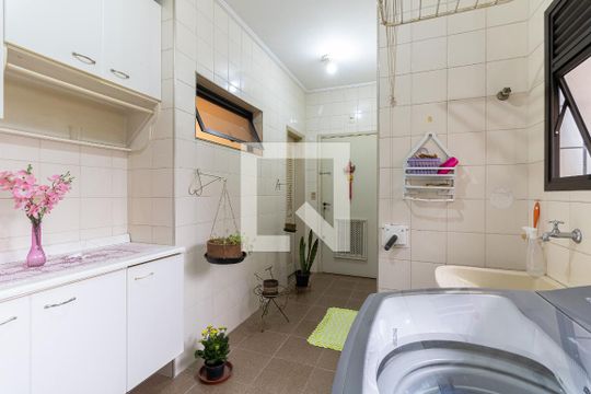 Lavanderia de apartamento para alugar com 3 quartos, 134m² em Saúde, São Paulo