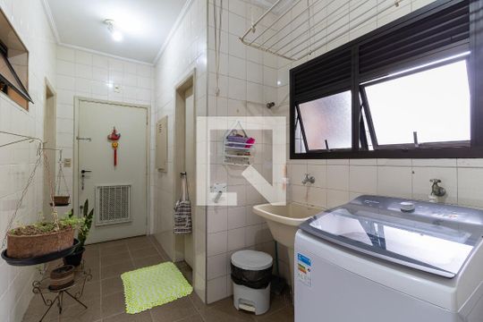Lavanderia de apartamento para alugar com 3 quartos, 134m² em Saúde, São Paulo