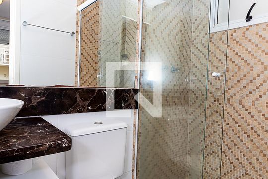 Banheiro da Suíte de apartamento para alugar com 3 quartos, 65m² em Protásio Alves, Porto Alegre
