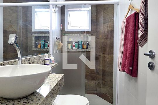 Banheiro da Suíte de apartamento à venda com 2 quartos, 138m² em Vila Valparaiso, Santo André