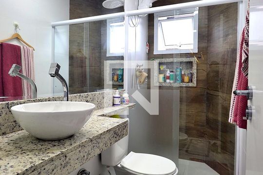 Banheiro da Suíte de apartamento à venda com 2 quartos, 138m² em Vila Valparaiso, Santo André