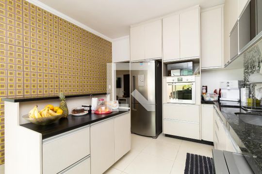 Cozinha de casa de condomínio à venda com 3 quartos, 300m² em Parque Residencial Eloy Chaves, Jundiaí