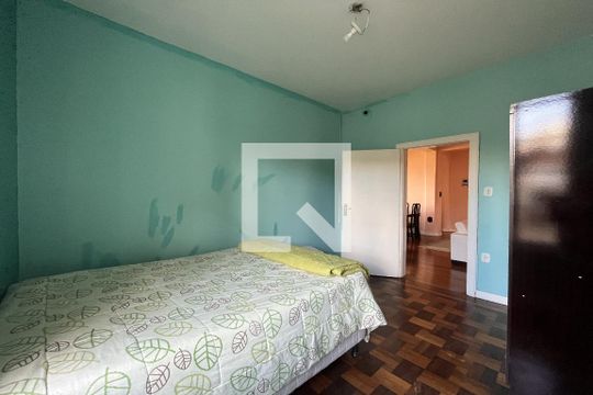 Quarto 1 de casa à venda com 4 quartos, 1950m² em Cristal, Porto Alegre