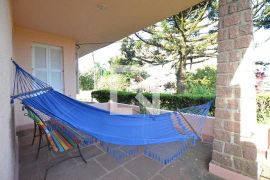 Varanda de casa à venda com 4 quartos, 1950m² em Cristal, Porto Alegre