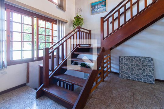 Sala de casa de condomínio à venda com 5 quartos, 340m² em Espírito Santo, Porto Alegre