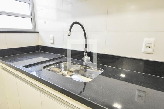 Cozinha  de apartamento para alugar com 2 quartos, 59m² em Jardim Dom Bosco, São Paulo
