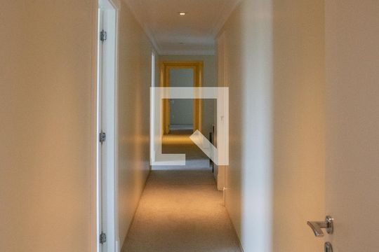Corredor de apartamento à venda com 4 quartos, 438m² em Pacaembu, São Paulo
