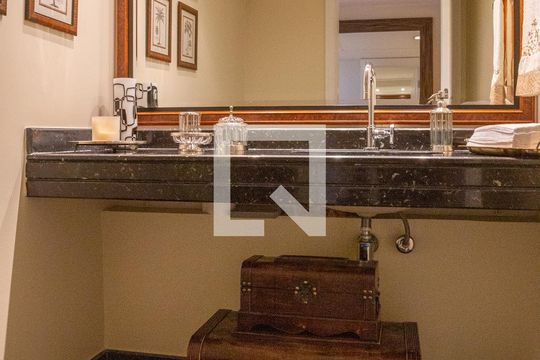 Lavabo de apartamento à venda com 4 quartos, 438m² em Pacaembu, São Paulo