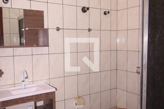 Banheiro de casa para alugar com 1 quarto, 65m² em Casa Verde Alta, São Paulo