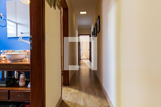 Corredor de casa à venda com 3 quartos, 180m² em Vila Parque Jabaquara, São Paulo