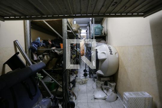 Garagem de casa à venda com 2 quartos, 250m² em Vila Ré, São Paulo
