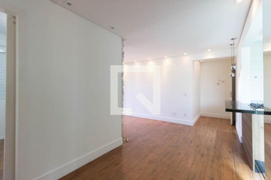 Sala de apartamento à venda com 3 quartos, 76m² em Vila Paiva, São Paulo