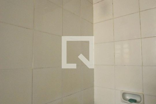 Banheiro de kitnet/studio para alugar com 1 quarto, 17m² em Centro Histórico, Porto Alegre
