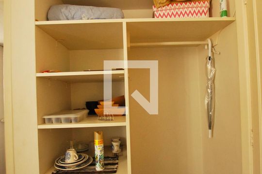 Studio de kitnet/studio para alugar com 1 quarto, 17m² em Centro Histórico, Porto Alegre