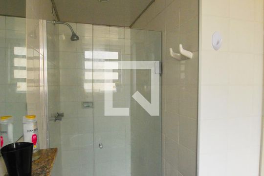 Banheiro de kitnet/studio para alugar com 1 quarto, 17m² em Centro Histórico, Porto Alegre
