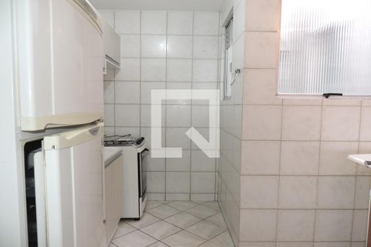 Cozinha de apartamento para alugar com 1 quarto, 42m² em Abraão, Florianópolis