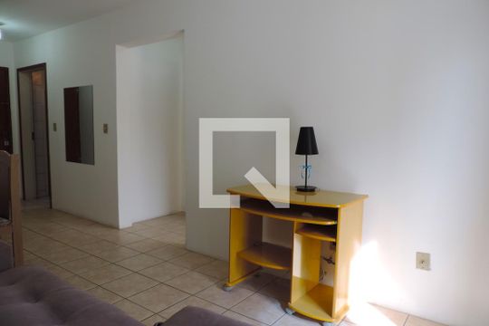 Sala de apartamento para alugar com 1 quarto, 42m² em Abraão, Florianópolis