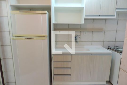 Cozinha de apartamento para alugar com 1 quarto, 42m² em Abraão, Florianópolis