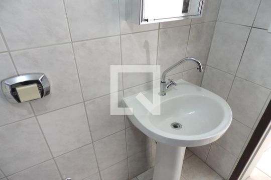 Banheiro - Torneira de apartamento para alugar com 1 quarto, 42m² em Abraão, Florianópolis