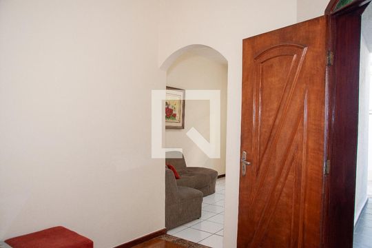 Sala de casa à venda com 2 quartos, 360m² em Bairro da Glória, Contagem
