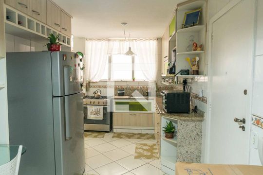Cozinha de apartamento à venda com 3 quartos, 284m² em Icaraí, Niterói
