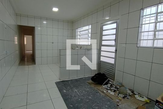 Cozinha de casa para alugar com 2 quartos, 80m² em Parque Boturussu, São Paulo