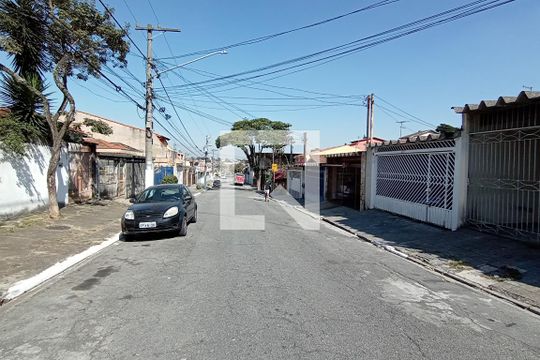 Vista da Rua de casa para alugar com 2 quartos, 80m² em Parque Boturussu, São Paulo