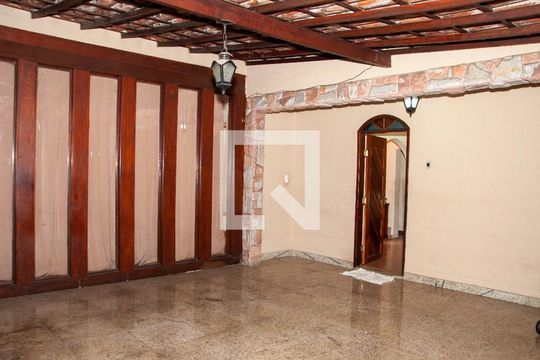 Área comum de casa para alugar com 3 quartos, 268m² em Glória, Contagem