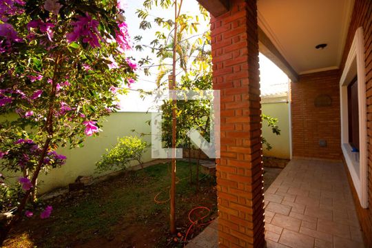 varanda de casa à venda com 3 quartos, 270m² em Jardim Magnólia, Campinas