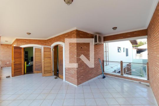 Sacada da Sala de TV e Suíte de casa à venda com 3 quartos, 270m² em Jardim Magnólia, Campinas