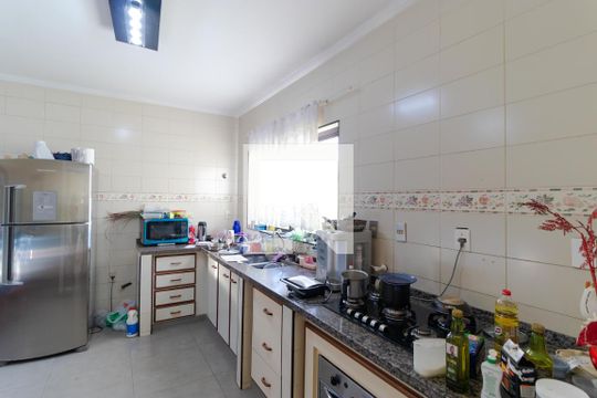 Casa à venda com 3 quartos, 270m² em Jardim Magnólia, Campinas