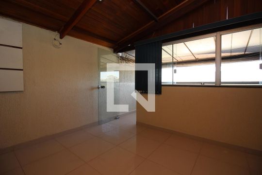 Cobertura de apartamento para alugar com 2 quartos, 90m² em Guará Ii, Brasília