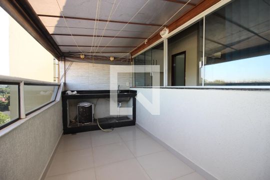 Área de Serviço de apartamento para alugar com 2 quartos, 90m² em Guará Ii, Brasília