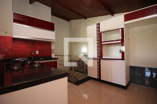 Cozinha de apartamento para alugar com 2 quartos, 90m² em Guará Ii, Brasília