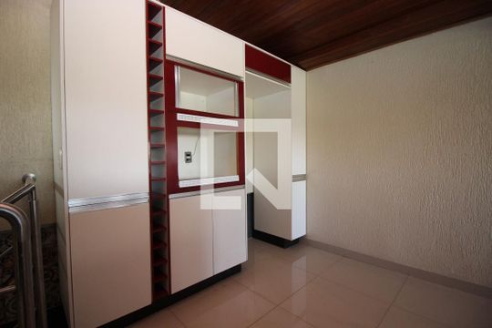 Cozinha de apartamento para alugar com 2 quartos, 90m² em Guará Ii, Brasília