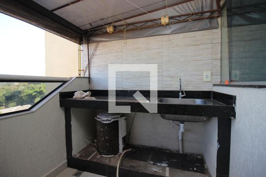 Área de Serviço de apartamento para alugar com 2 quartos, 90m² em Guará Ii, Brasília