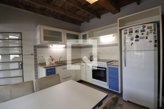 Cozinha de casa à venda com 4 quartos, 472m² em Vila Rosalia, Guarulhos