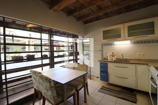 Cozinha de casa à venda com 4 quartos, 472m² em Vila Rosalia, Guarulhos