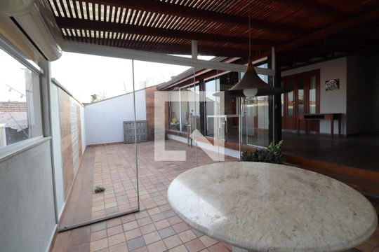 Quintal de casa à venda com 4 quartos, 472m² em Vila Rosalia, Guarulhos