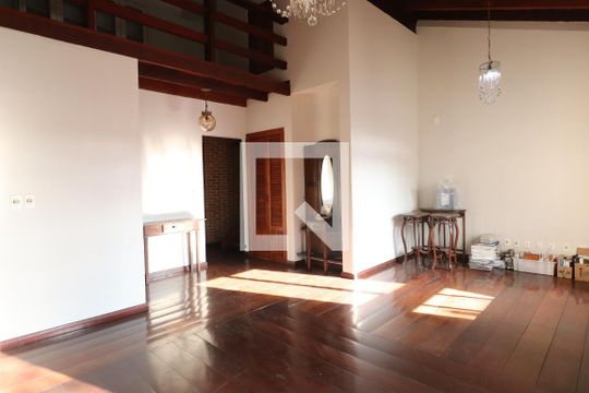 Sala 1 de casa à venda com 4 quartos, 472m² em Vila Rosalia, Guarulhos