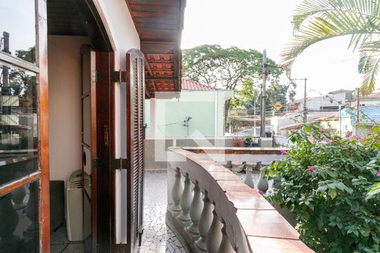 Varanda Sala de casa à venda com 6 quartos, 227m² em Vila Londrina, São Paulo