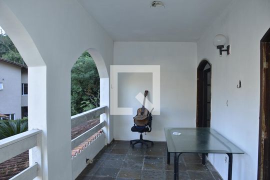 Varanda da Sala TV de casa para alugar com 4 quartos, 240m² em Muriqui, Niterói