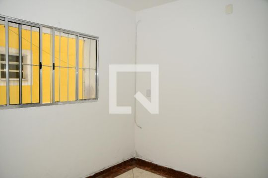 Sala de apartamento para alugar com 3 quartos, 75m² em Parque Alexandre, Cotia