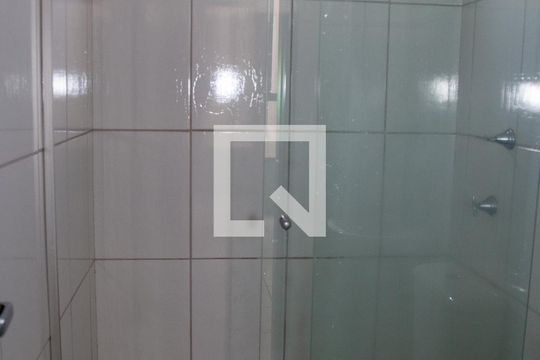 Banheiro de apartamento para alugar com 2 quartos, 60m² em Cândida Ferreira, Contagem