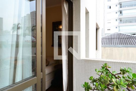 Varanda Sala de apartamento à venda com 3 quartos, 130m² em Bosque da Saúde, São Paulo