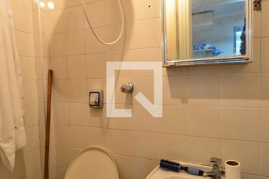 Banheiro de Serviço de apartamento à venda com 3 quartos, 130m² em Bosque da Saúde, São Paulo