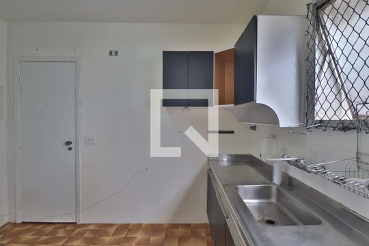 Cozinha de apartamento para alugar com 2 quartos, 70m² em Pinheiros, São Paulo
