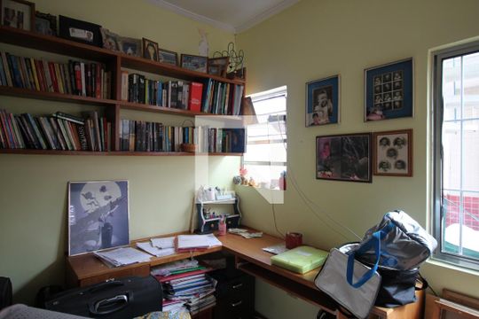 Escritório de casa para alugar com 3 quartos, 240m² em Vila Anhangüera, São Paulo